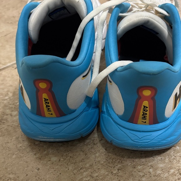 Hoka Arahi 7 Blue and White Sneakers - Picture 9 of 9